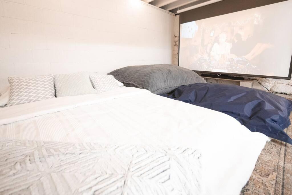 Reno'S Biggest Little House - Cozy Home Theatre Exteriér fotografie