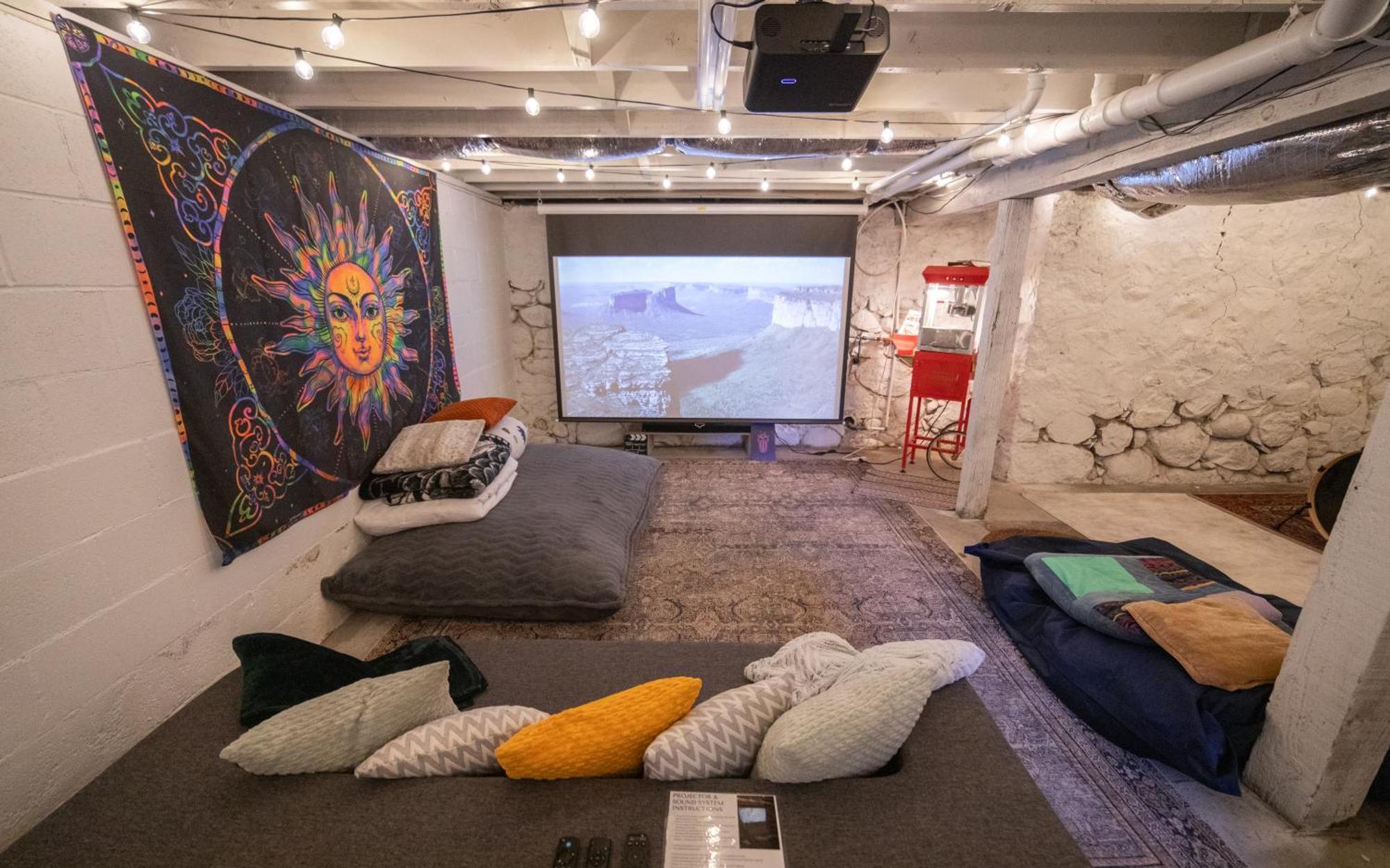 Reno'S Biggest Little House - Cozy Home Theatre Exteriér fotografie